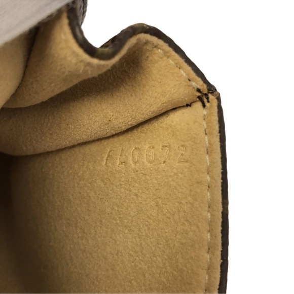 LOUIS VUITTON Florentine Belt Bag - Picture 12 of 15